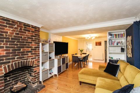 91 Crawley Road, Horsham, RH12 4DS