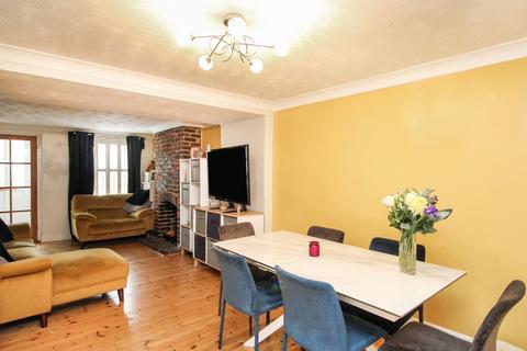 91 Crawley Road, Horsham, RH12 4DS