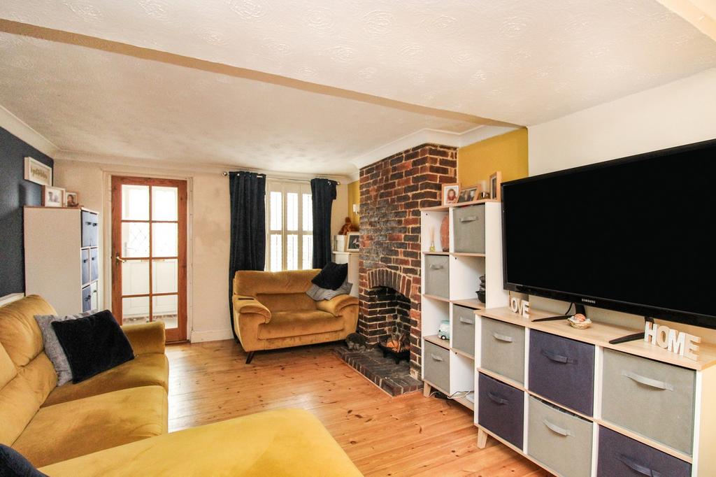Lounge/Dining Room