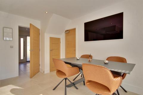 21 Cavendish Drive, Market Weighton, York, YO43 3GY
