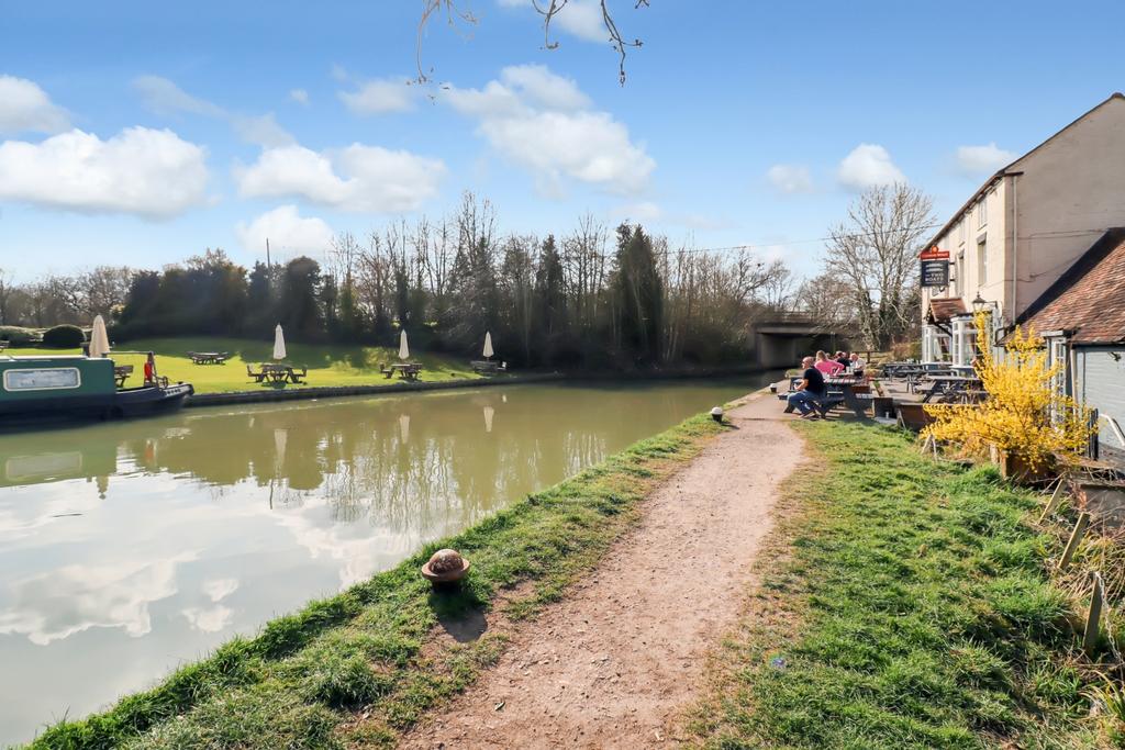 Canalside-Pub-II