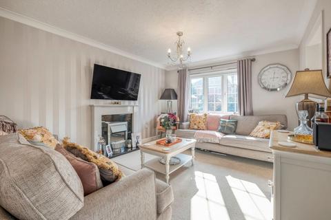 4 Aspens Way, Bromsgrove, B61 0UW
