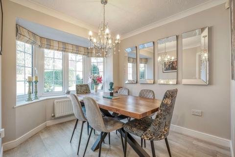 4 Aspens Way, Bromsgrove, B61 0UW