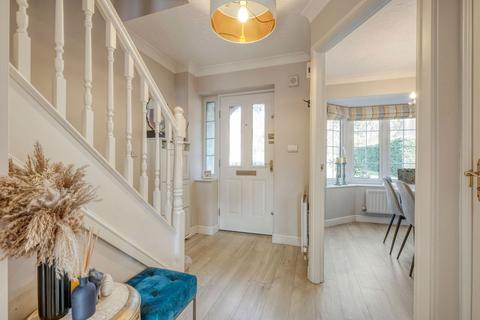 4 Aspens Way, Bromsgrove, B61 0UW