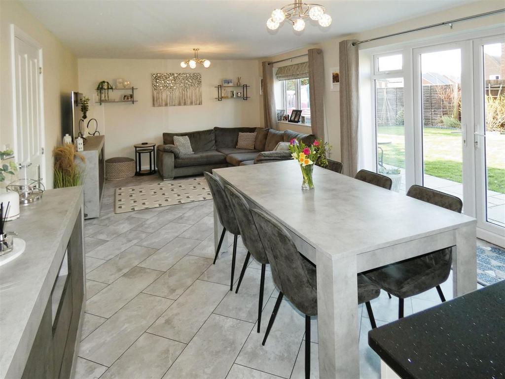 Dining/Family Room