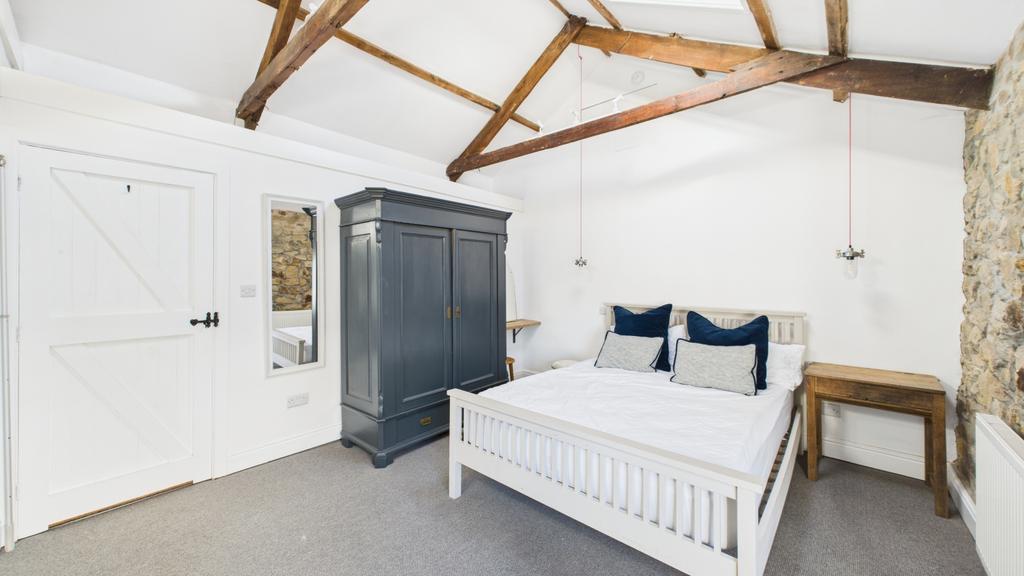 3 Bedroom End Terraced House for Sale