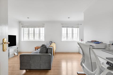 2 bedroom maisonette for sale, Maple Court, Chertsey Road, Ashford, TW15