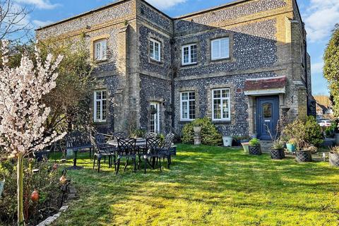 62 Lower Road, Temple Ewell, Dover, CT16 3DY