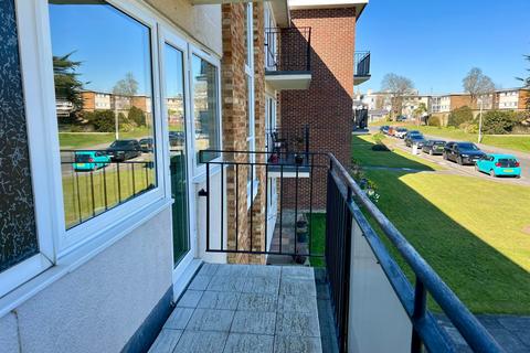 2 bedroom apartment for sale, Lord Warden Avenue, Walmer, Deal, CT14