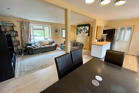 3 bedroom semi-detached house for sale, Hartsfield Road, Luton, Bedfordshire, LU2