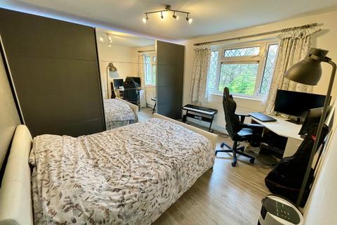 5 Hartsfield Road, Luton, LU2 9DX