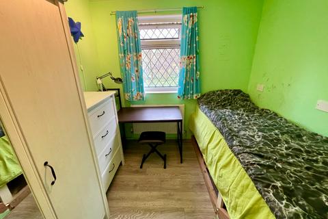 5 Hartsfield Road, Luton, LU2 9DX
