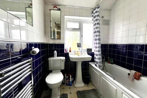 43 Bridge Road, Chessington, KT9 2RX