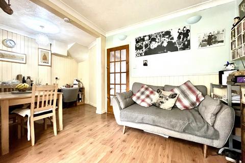 43 Bridge Road, Chessington, KT9 2RX