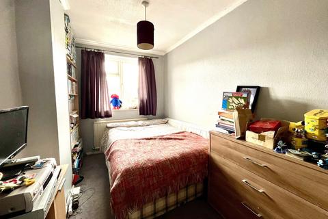 43 Bridge Road, Chessington, KT9 2RX