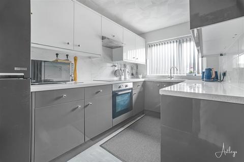3 bedroom terraced house for sale, Miers Street, St. Thomas, Swansea