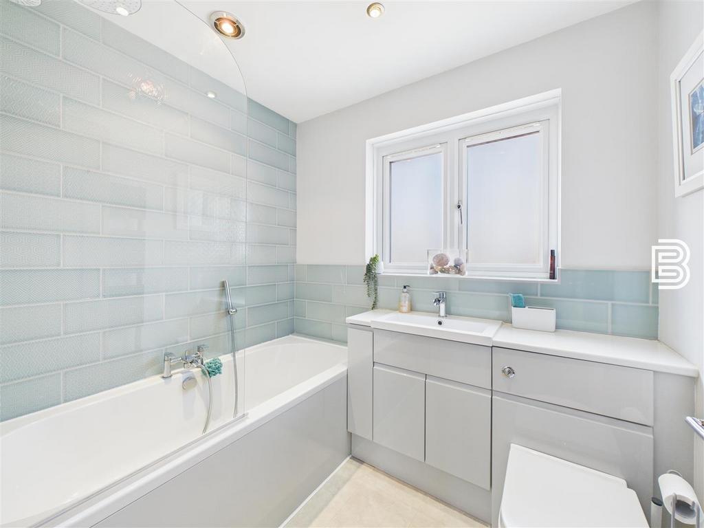 Bathroom.jpg