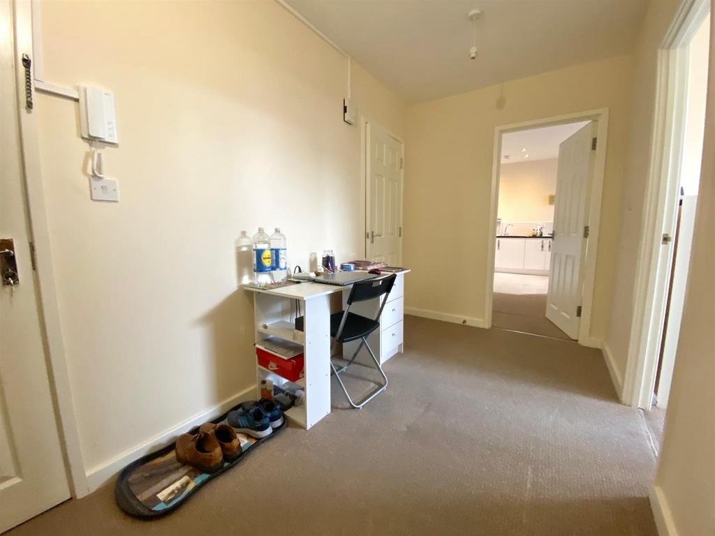 Entrance Hallway.jpg