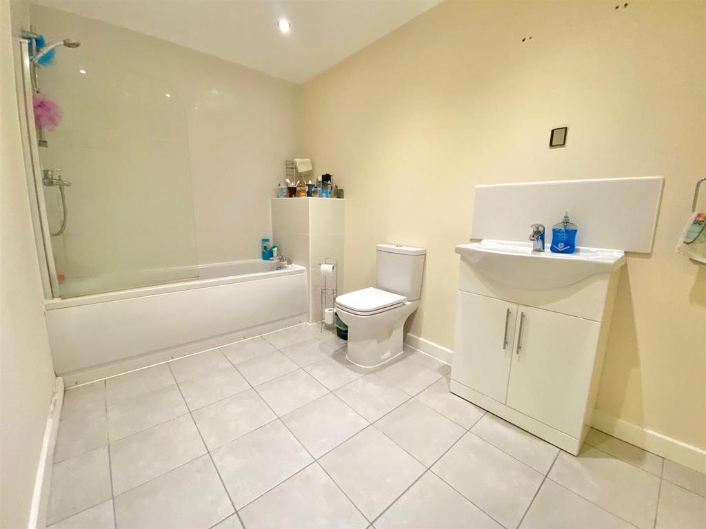 Bathroom.jpg