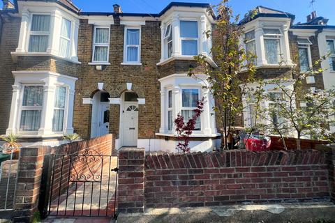 4 bedroom terraced house to rent, Malta Road, London, E10