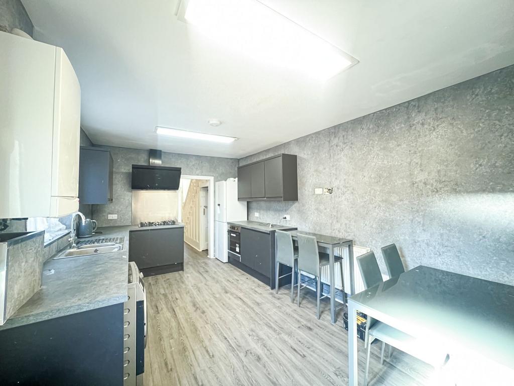 Malta Rd E10