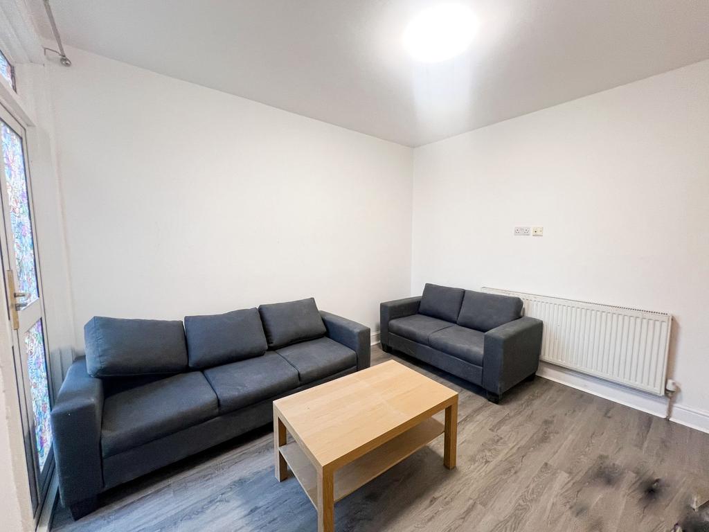Malta Rd E10