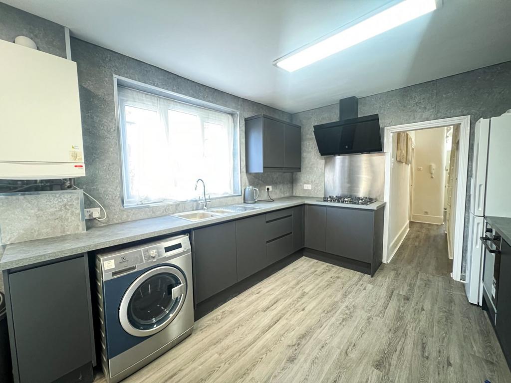Malta Rd E10
