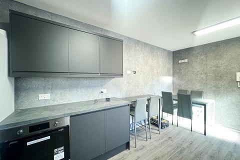 4 bedroom terraced house to rent, Malta Road, London, E10