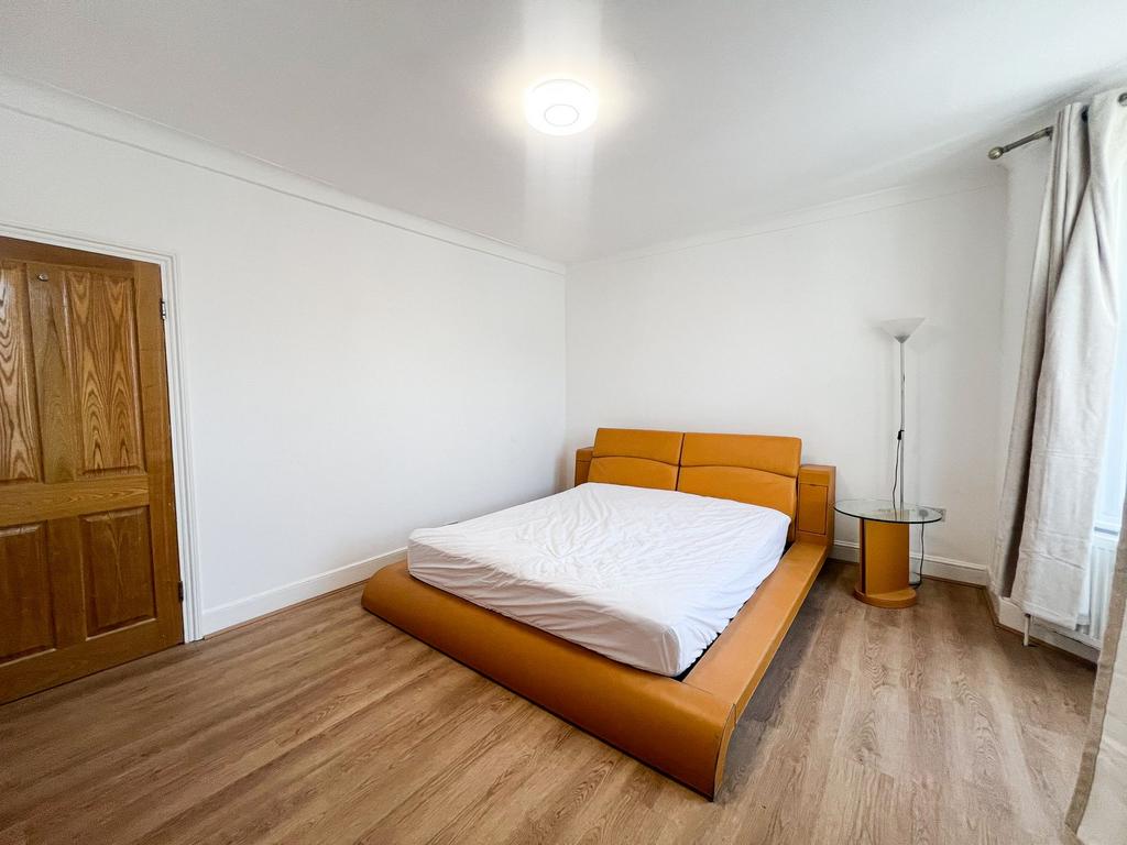 Malta Rd E10