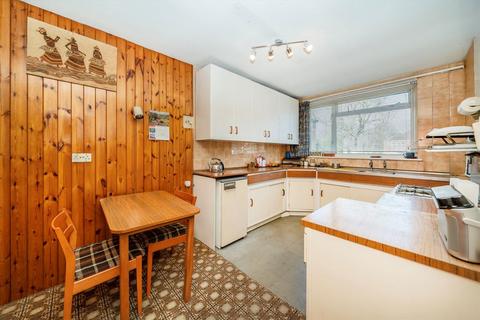 2 bedroom flat for sale, Thornbury Avenue, Isleworth TW7