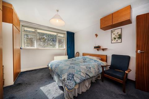 2 bedroom flat for sale, Thornbury Avenue, Isleworth TW7
