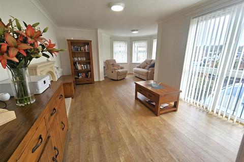 1 bedroom retirement property for sale, Windsor Way, Aldershot