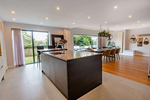 37 Illingworth, Windsor, SL4 4UP