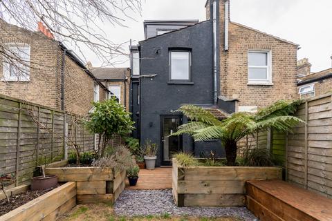 4 bedroom terraced house for sale, Trehurst Street, London E5