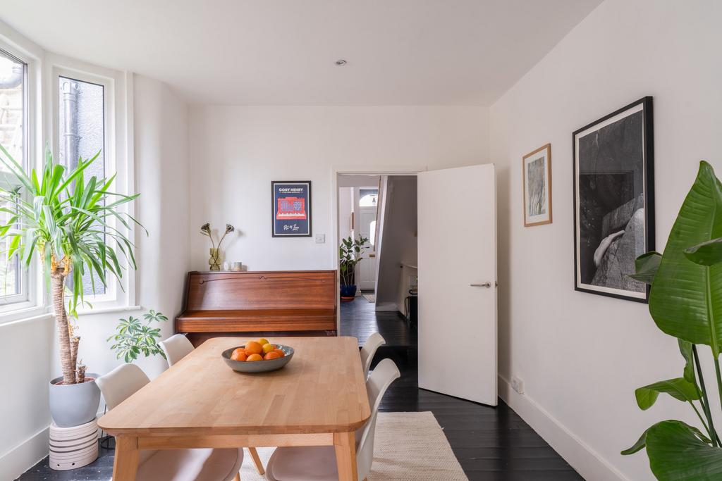 271471 - 38 Trehurst Street Edits High Res-37.jpg