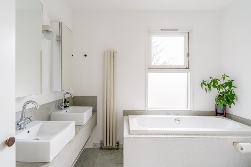 271445 - 38 Trehurst Street Edits High Res-11.jpg