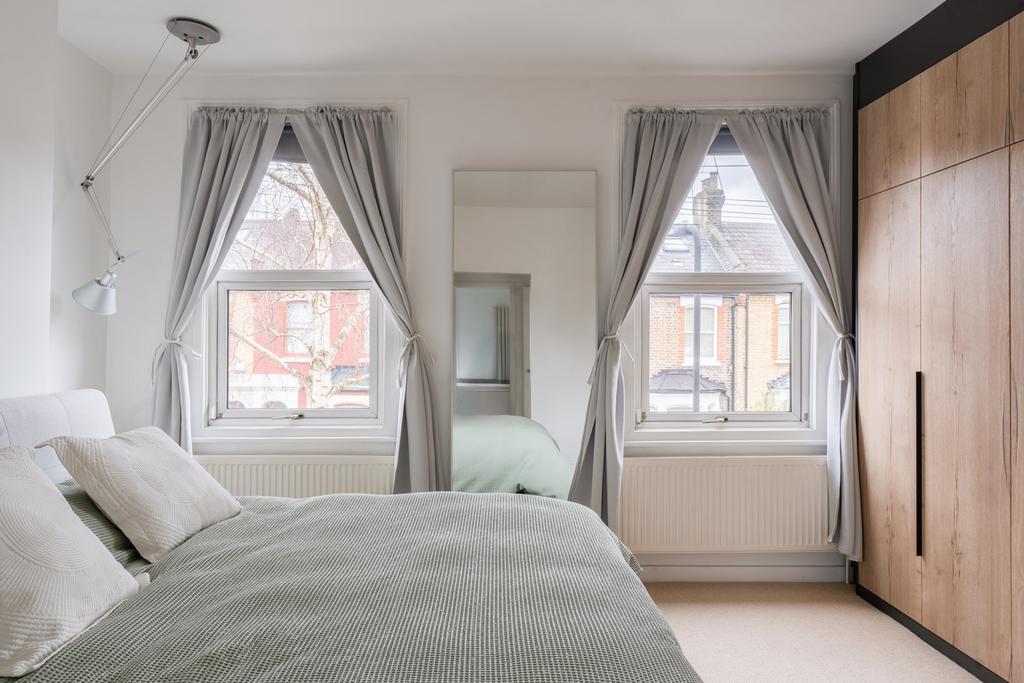 271452 - 38 Trehurst Street Edits High Res-18.jpg