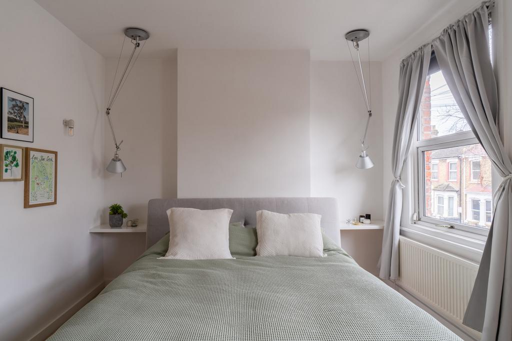 271453 - 38 Trehurst Street Edits High Res-19.jpg