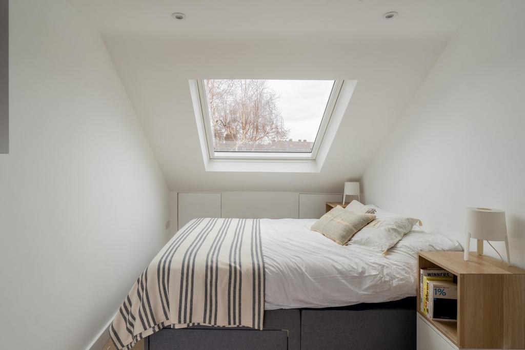 271444 - 38 Trehurst Street Edits High Res-10.jpg