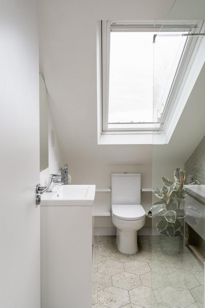 271440 - 38 Trehurst Street Edits High Res-6.jpg