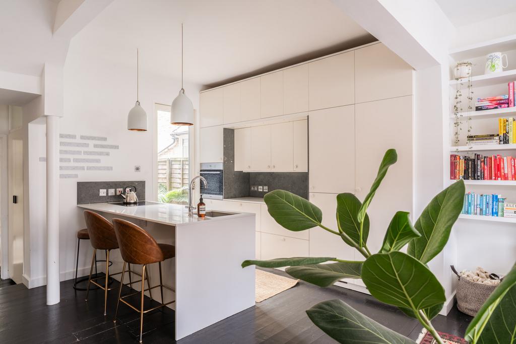 271465 - 38 Trehurst Street Edits High Res-31.jpg