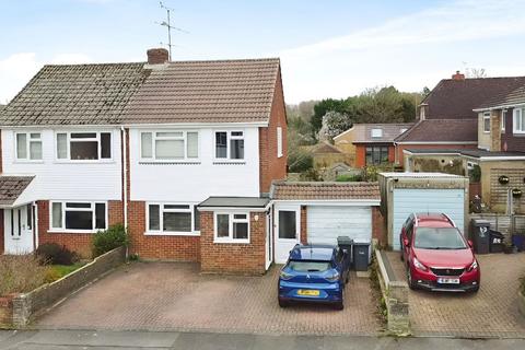 64 Barrow Close, Marlborough, SN8 2BE