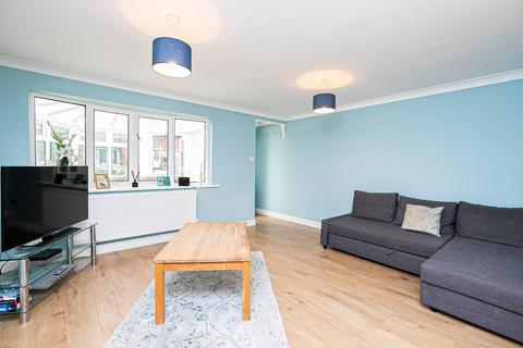 45 Garnon Mead, Coopersale, Epping, CM16 7RW