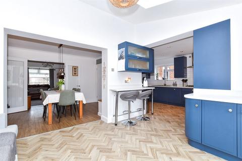5 bedroom semi-detached house for sale, Sycamore Drive, Greenacres, Aylesford, Kent