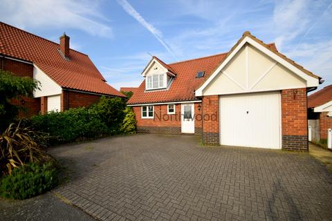 52 Bladen Drive, Rushmere St Andrew, Ipswich, IP4 5UG