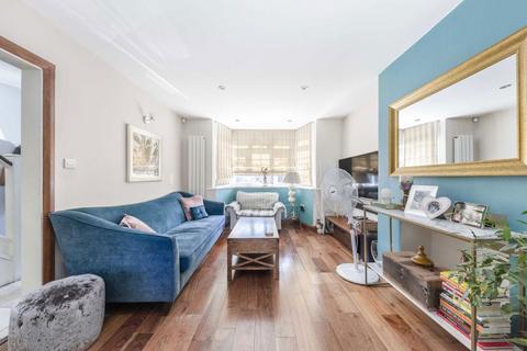4 bedroom house to rent, Beech Way, Twickenham TW2