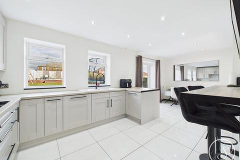3 bedroom semi-detached house for sale, Hansby Avenue, Leeds