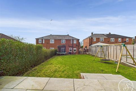 3 bedroom semi-detached house for sale, Hansby Avenue, Leeds