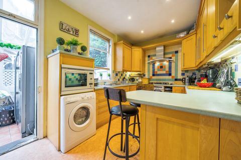 58 Chatham Road, Kingston Upon Thames, KT1 3AA