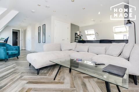 2 bedroom flat to rent, Battersea Park Road, SW8